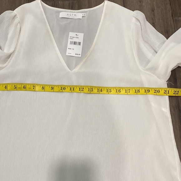 5 for $25 ASTR the Label v neck blouse long sleeve blouse white - Picture 7 of 8